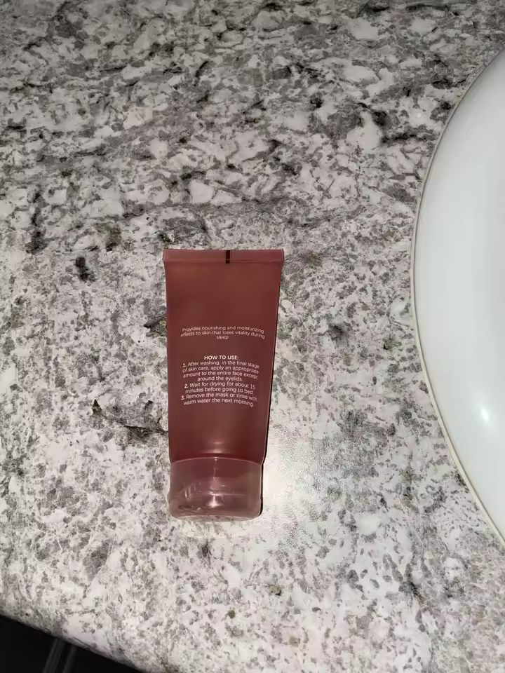 KONIRIA Night Collagen Mask — Laia G. 1